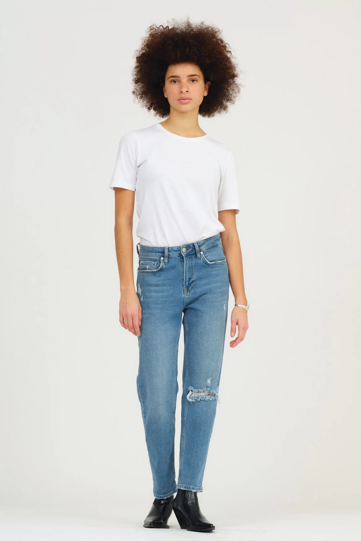 Tonya Earth Jeans Wash Mid Blue Alaska