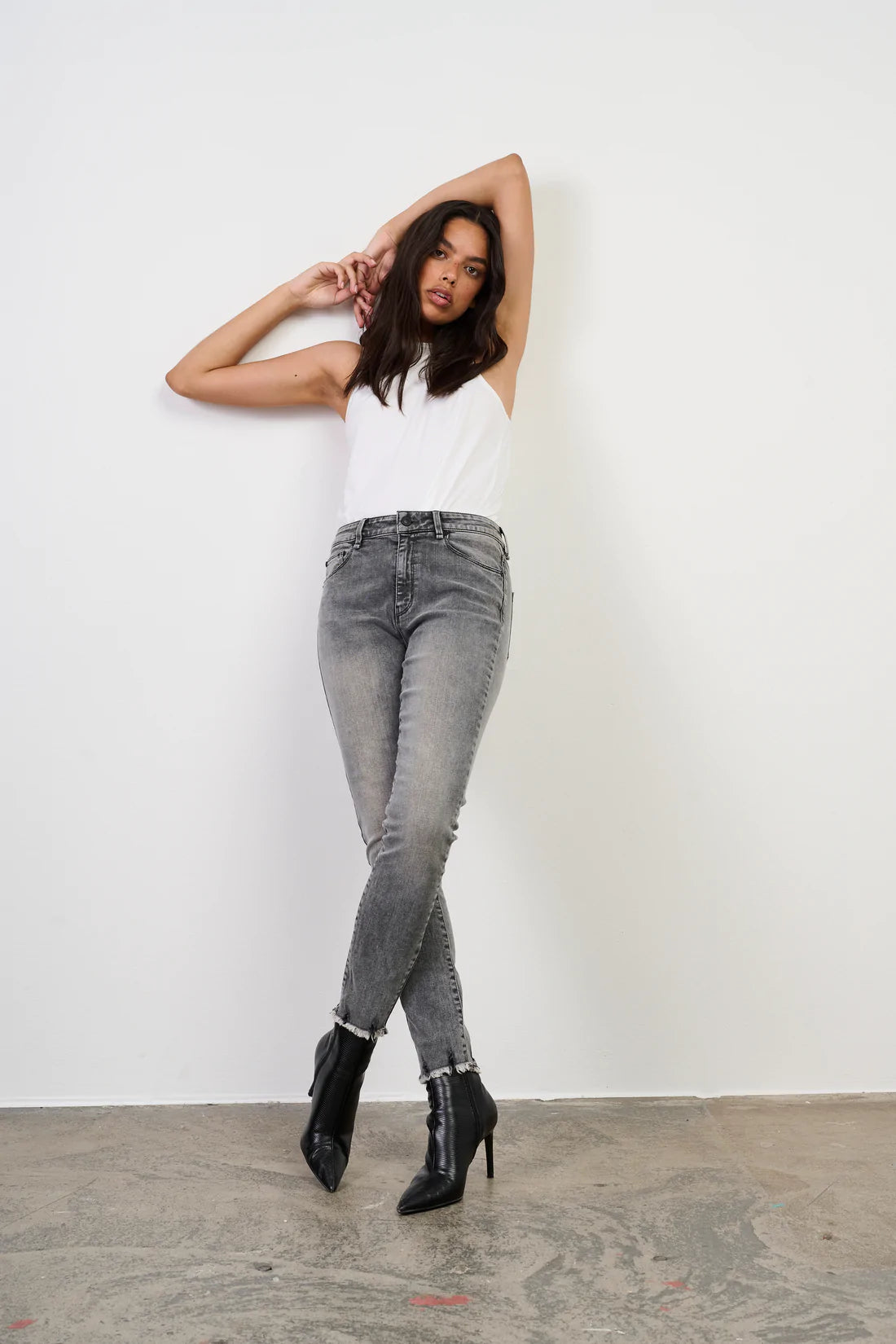 Alexa Earth Jeans Wash New Grey